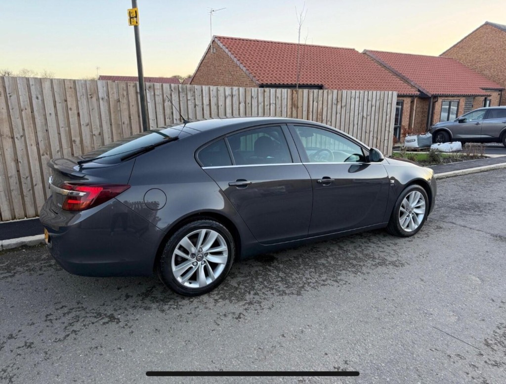 View VAUXHALL INSIGNIA 1.8 16V SRi