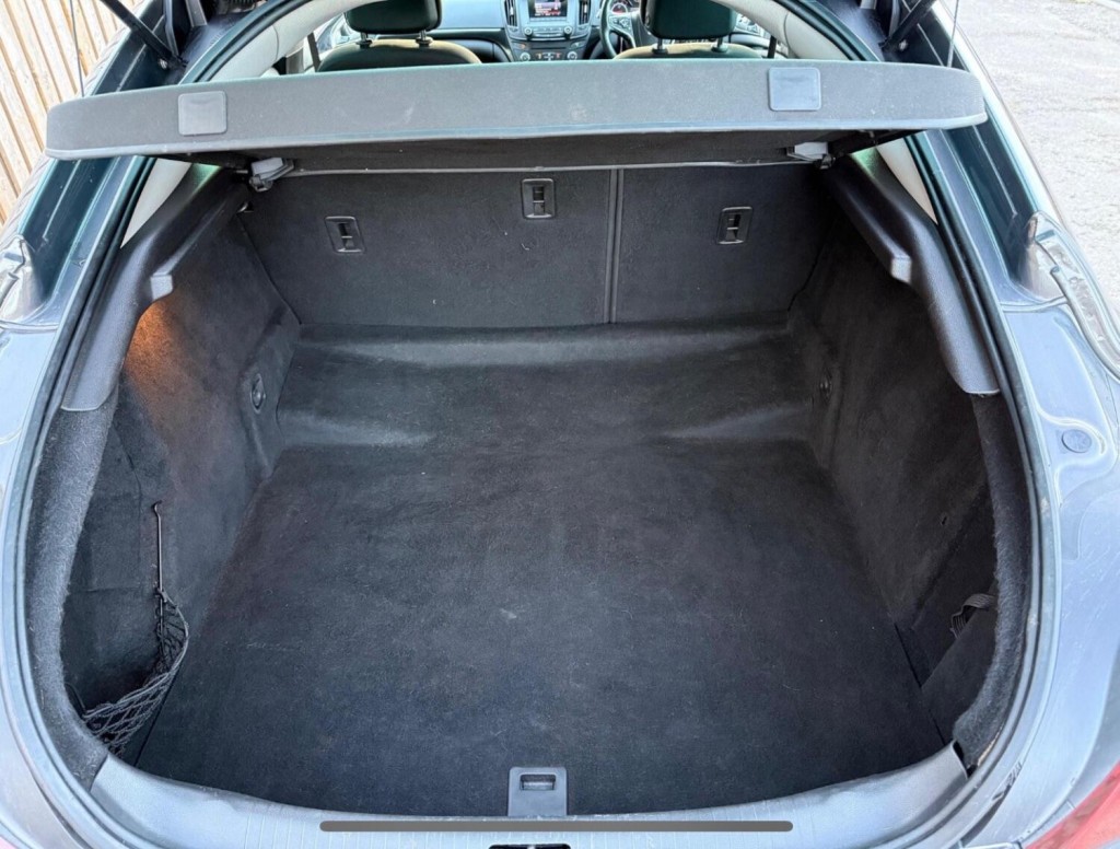 View VAUXHALL INSIGNIA 1.8 16V SRi