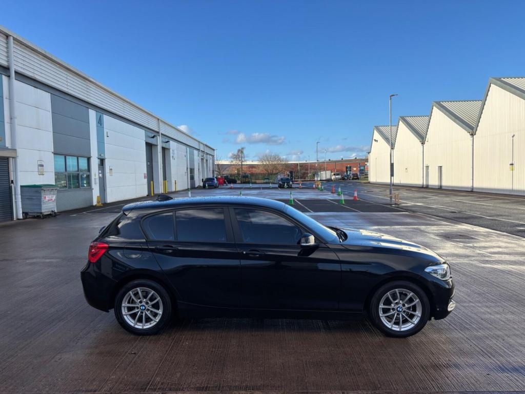 View BMW 1 SERIES 1.5 116d SE