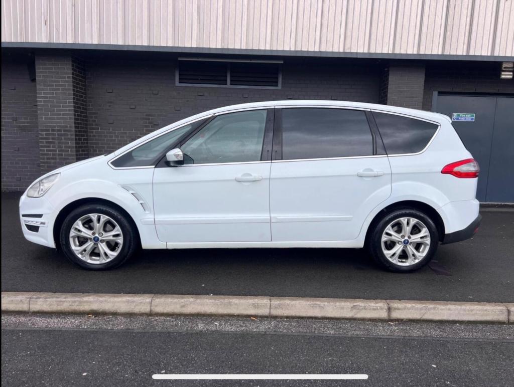 View FORD S-MAX 2.0 TDCi Titanium