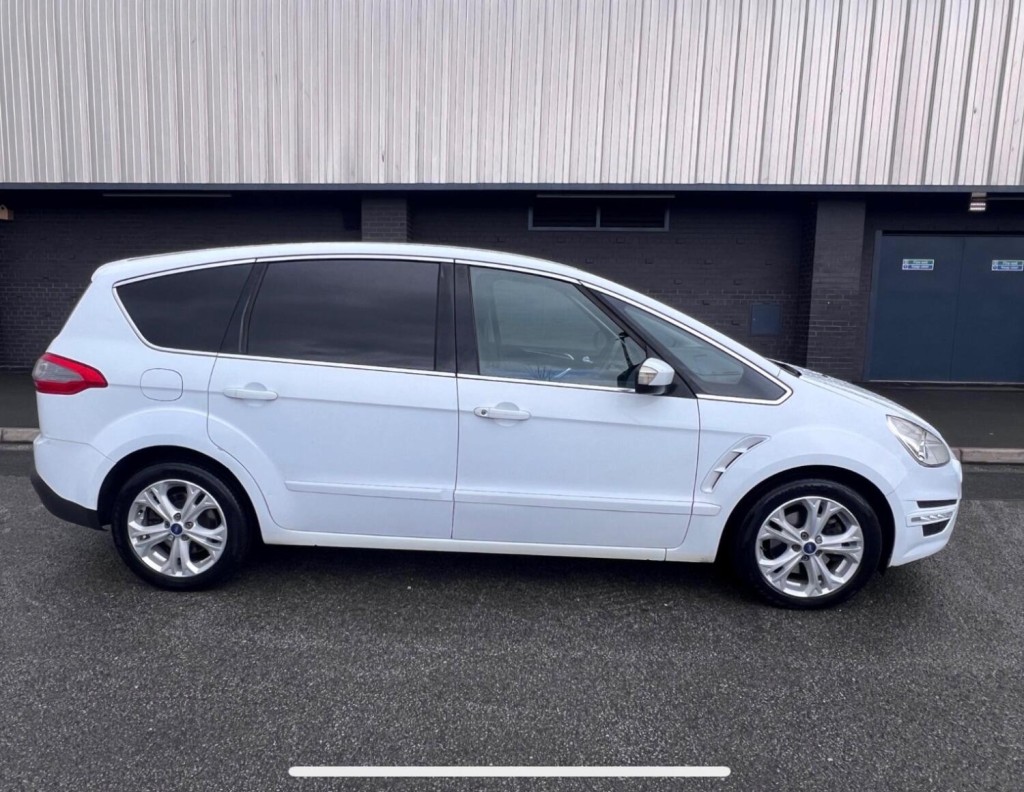 View FORD S-MAX 2.0 TDCi Titanium