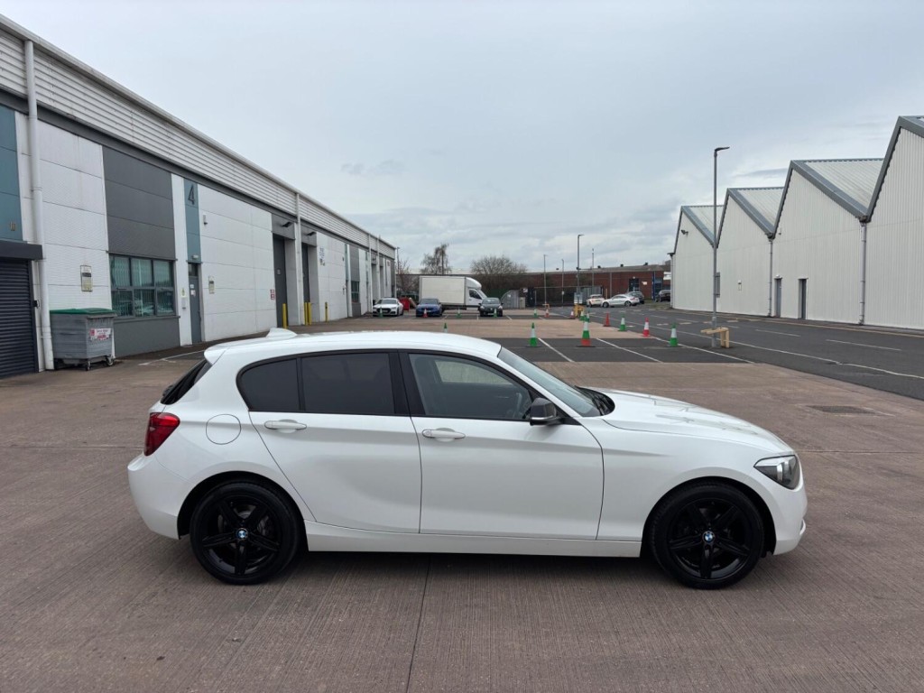 View BMW 1 SERIES 2.0 116d Sport 5-door