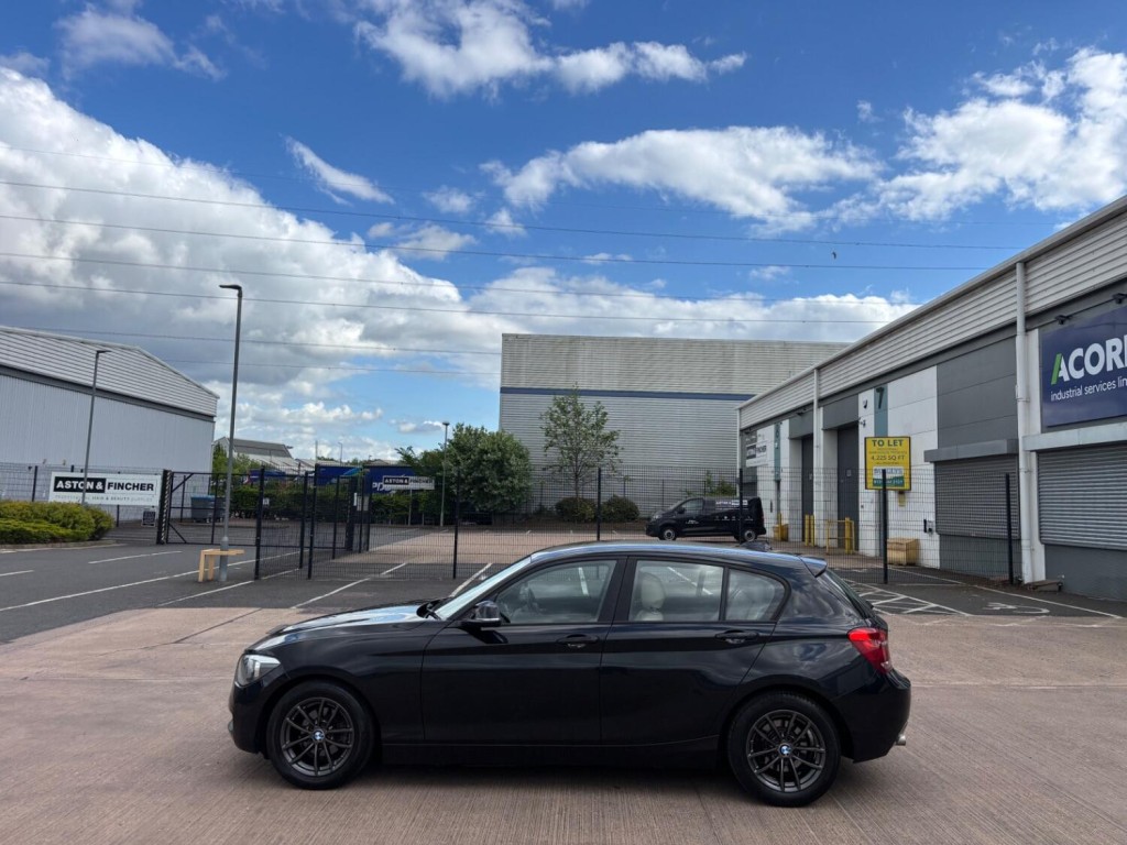 BMW 1 SERIES