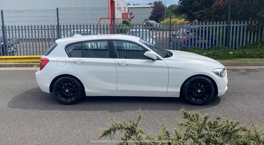 View BMW 1 SERIES 1.6 116d EfficientDynamics 5-door
