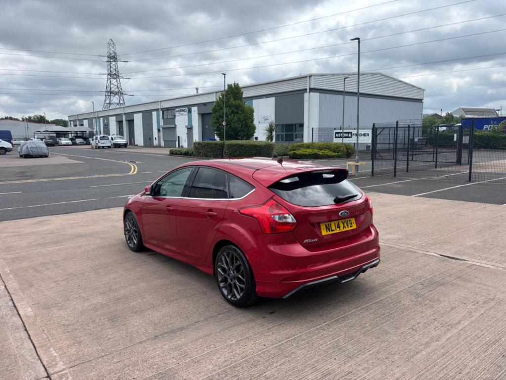 FORD FOCUS