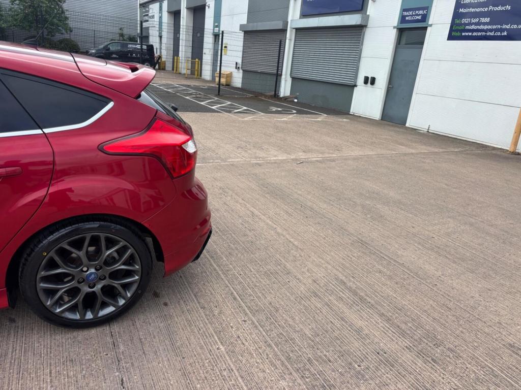 FORD FOCUS
