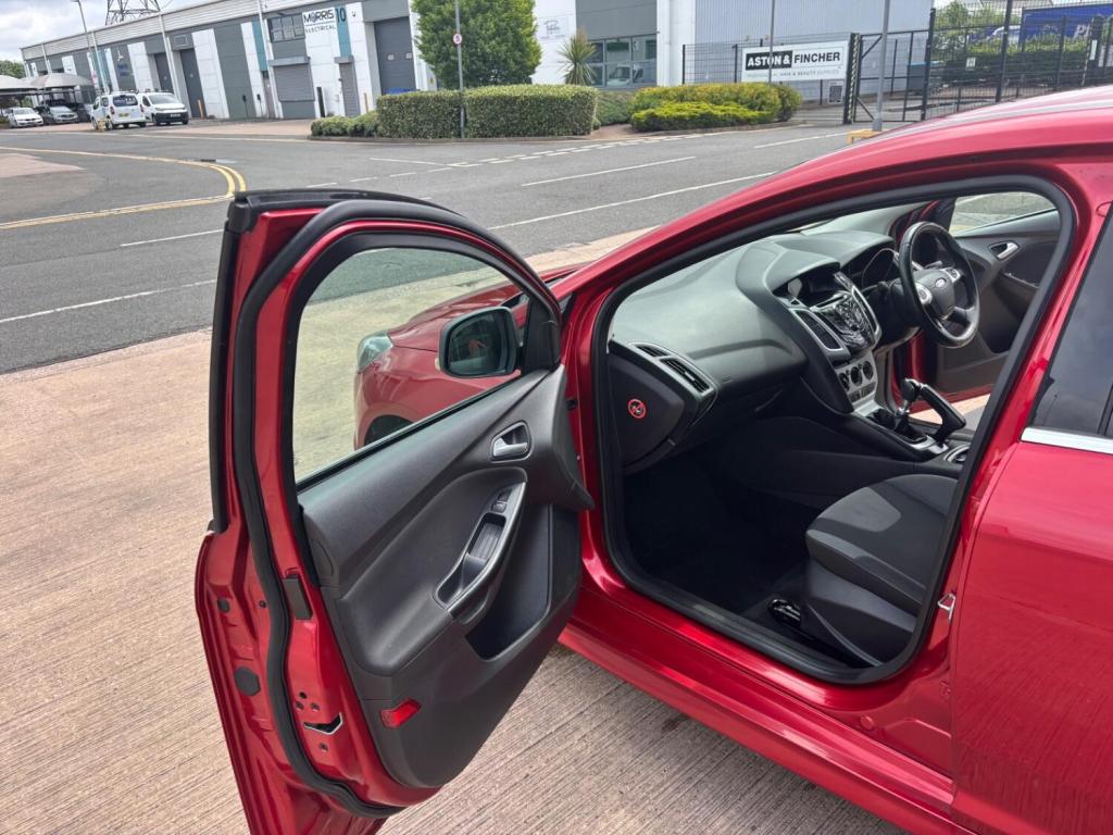 FORD FOCUS
