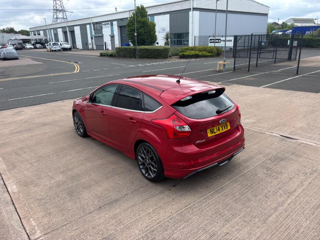 FORD FOCUS