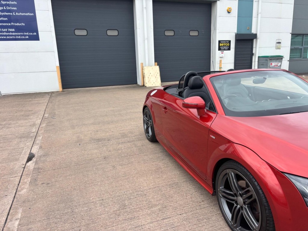 AUDI TT