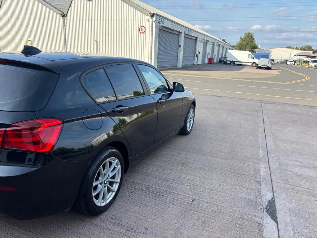 BMW 1 SERIES