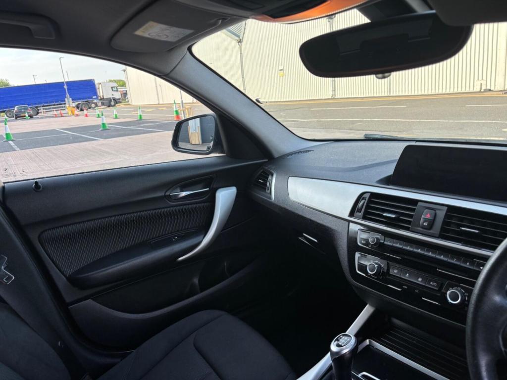 BMW 1 SERIES