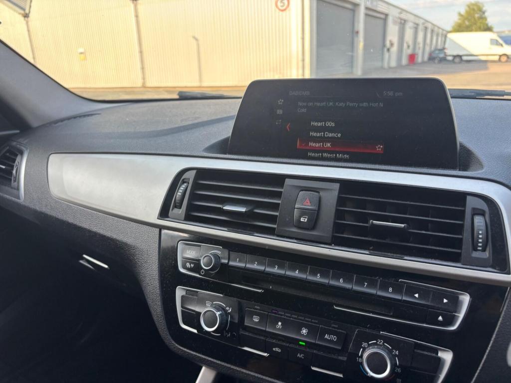 BMW 1 SERIES