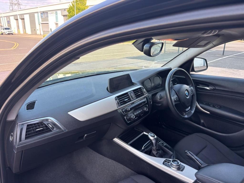 BMW 1 SERIES