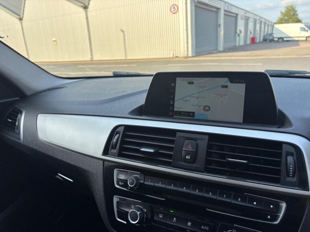 BMW 1 SERIES