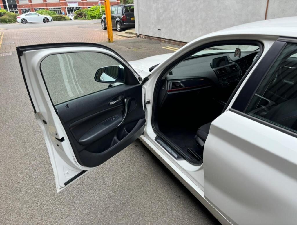 BMW 1 SERIES