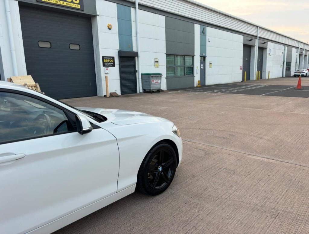 BMW 1 SERIES