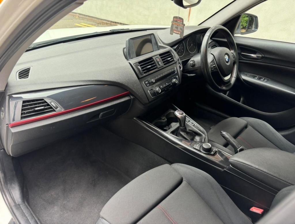 BMW 1 SERIES
