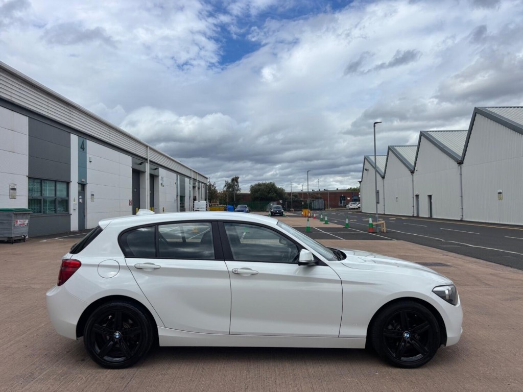 BMW 1 SERIES
