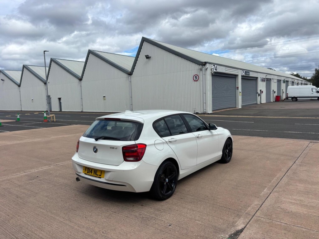 BMW 1 SERIES