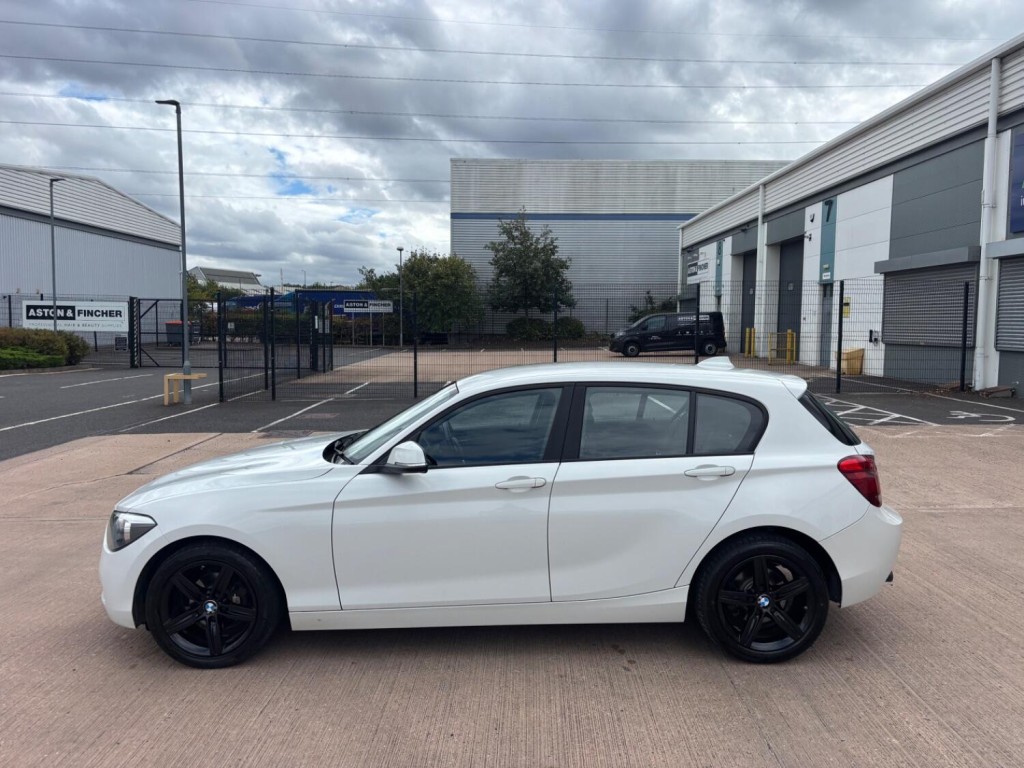 BMW 1 SERIES