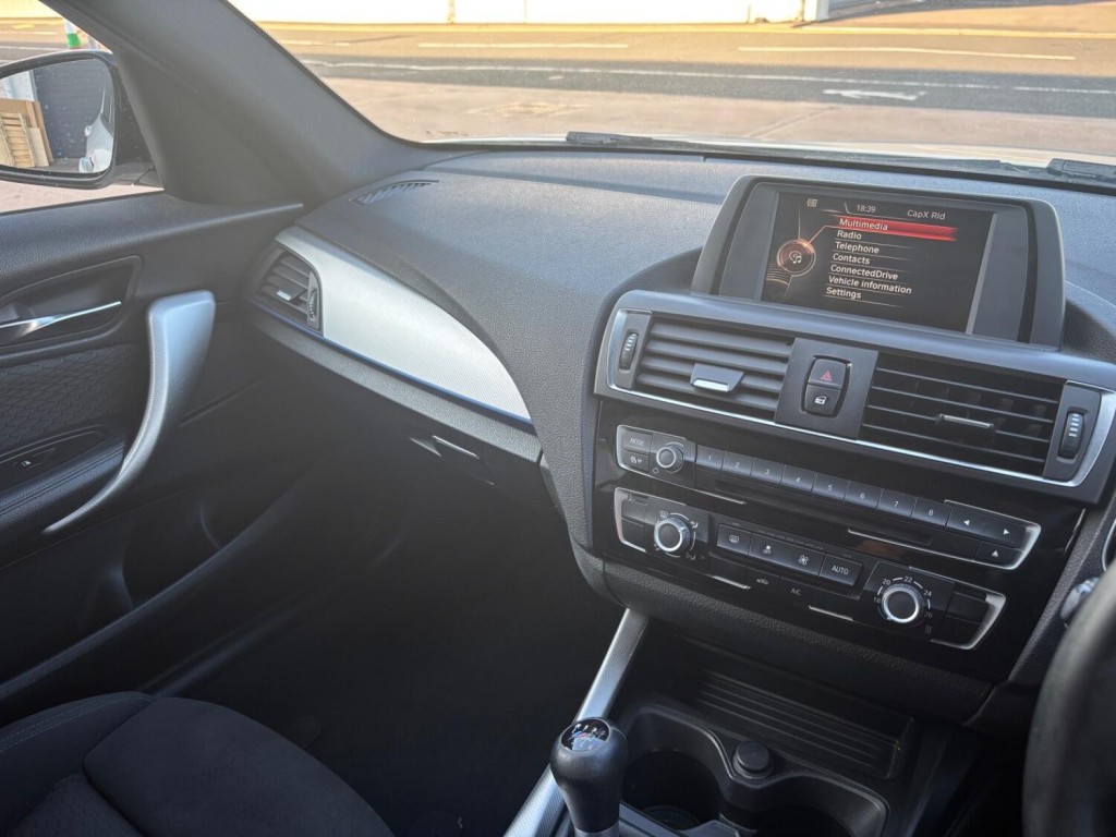 BMW 1 SERIES