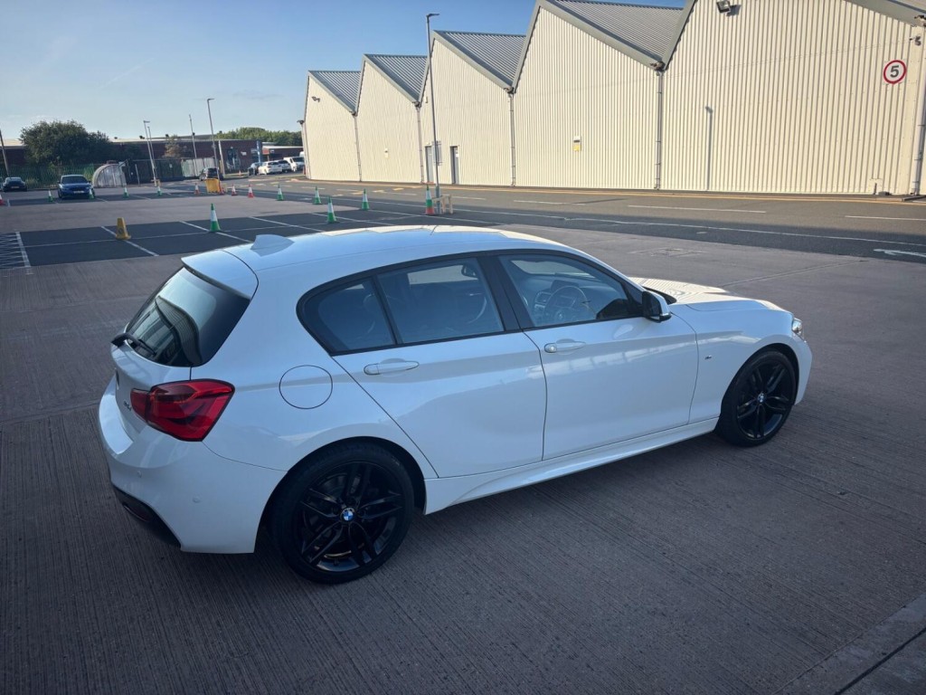 BMW 1 SERIES
