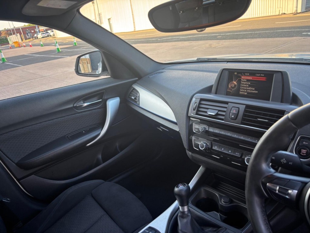 BMW 1 SERIES