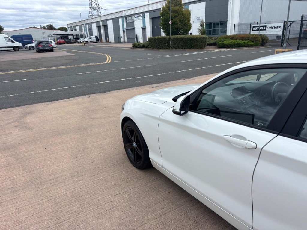 BMW 1 SERIES