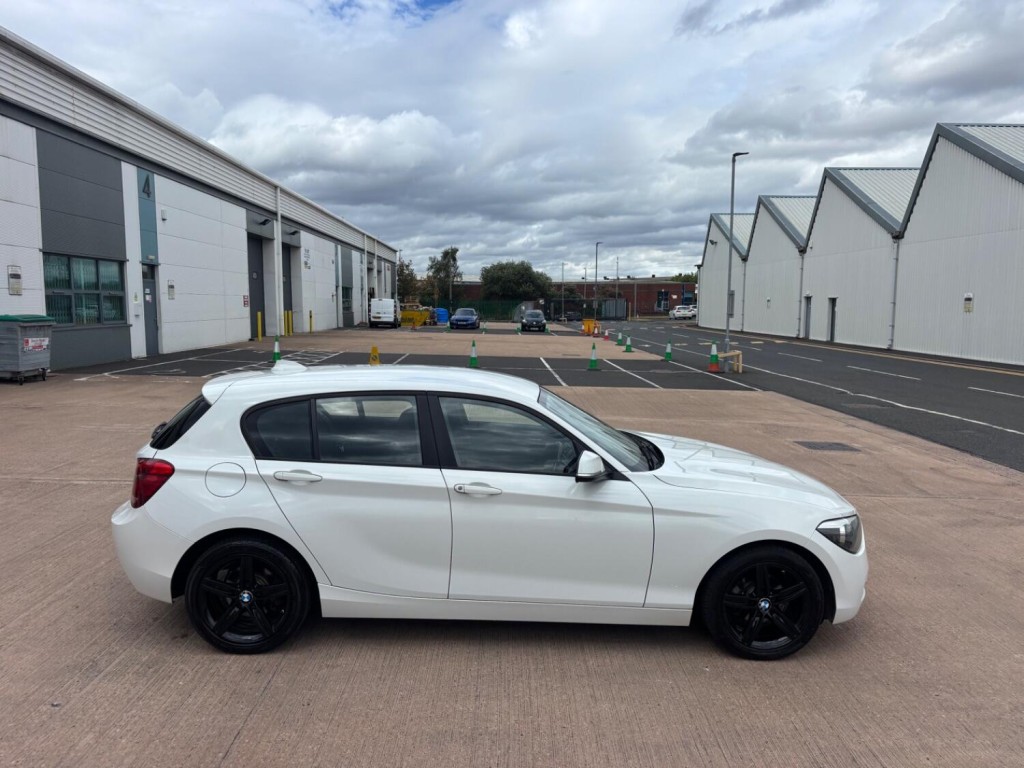 BMW 1 SERIES