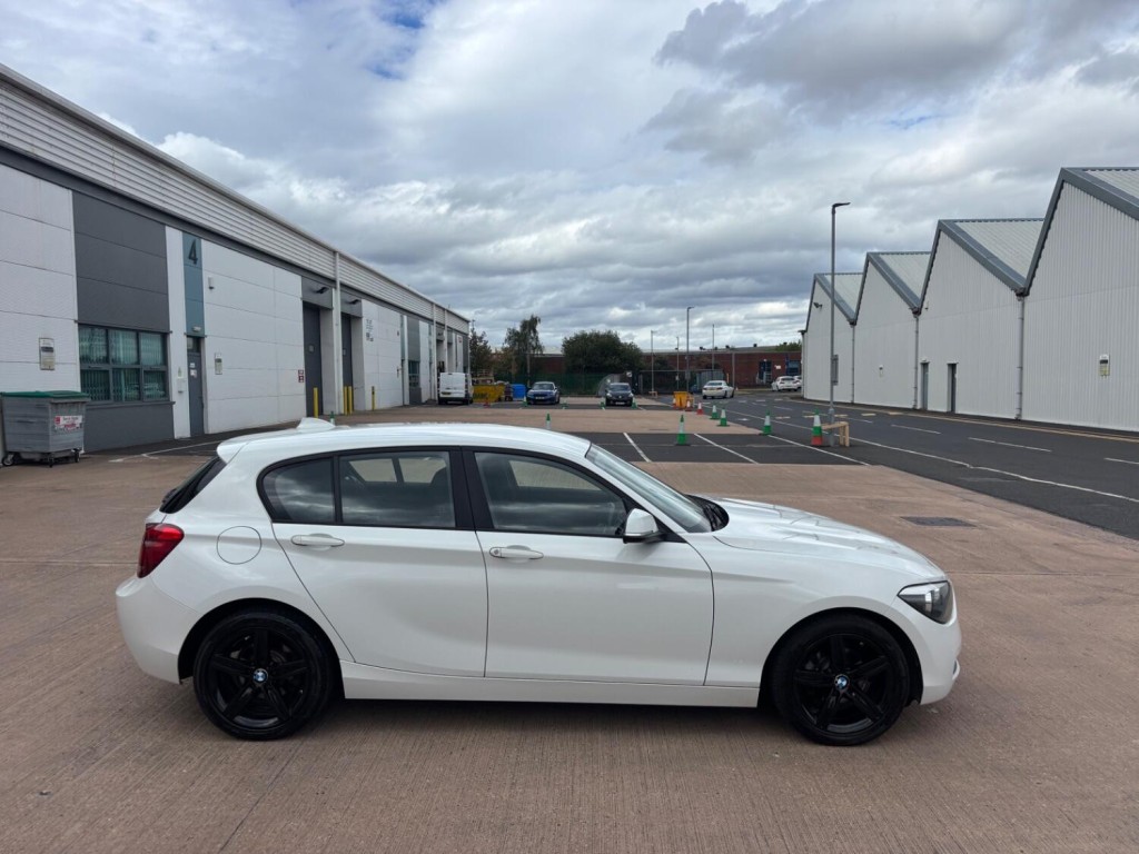 BMW 1 SERIES