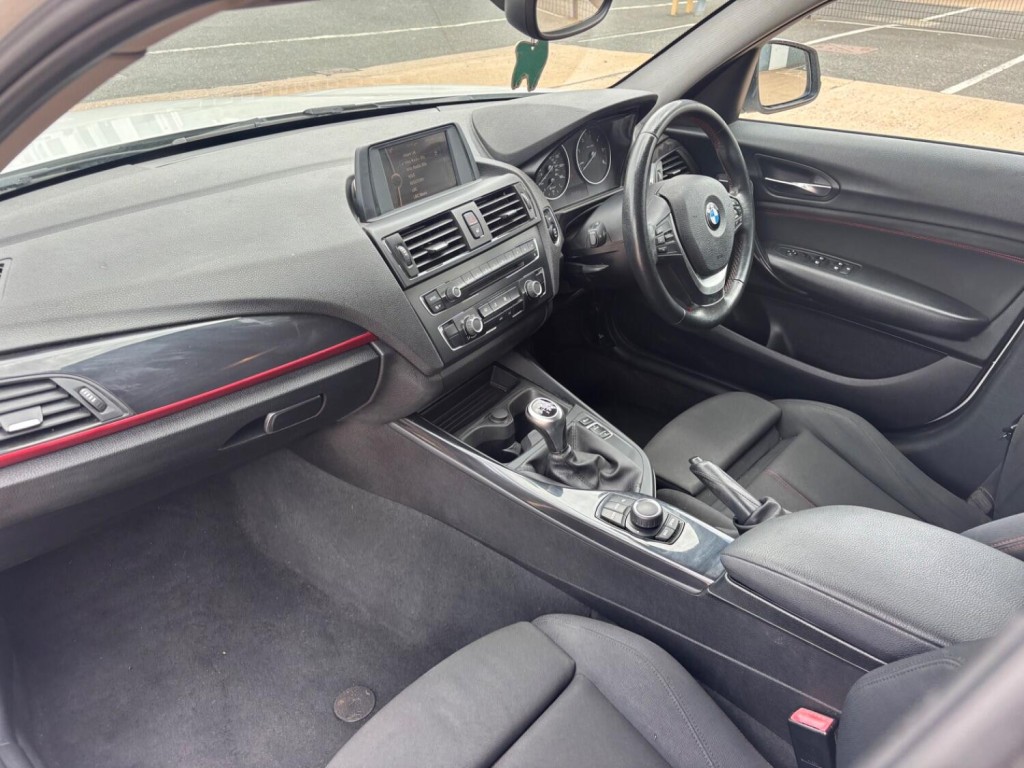 BMW 1 SERIES