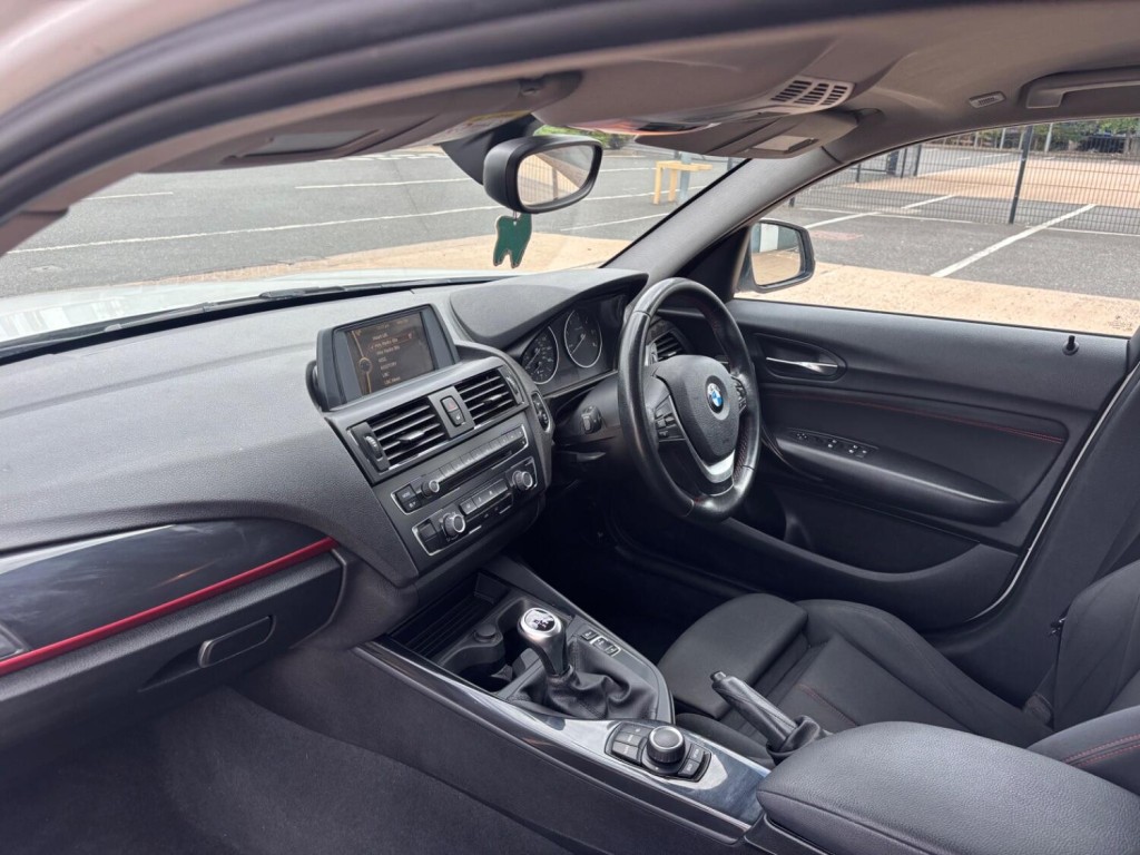 BMW 1 SERIES