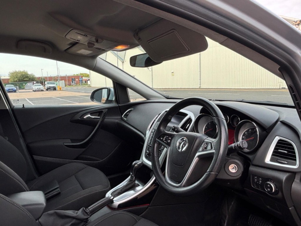 VAUXHALL ASTRA