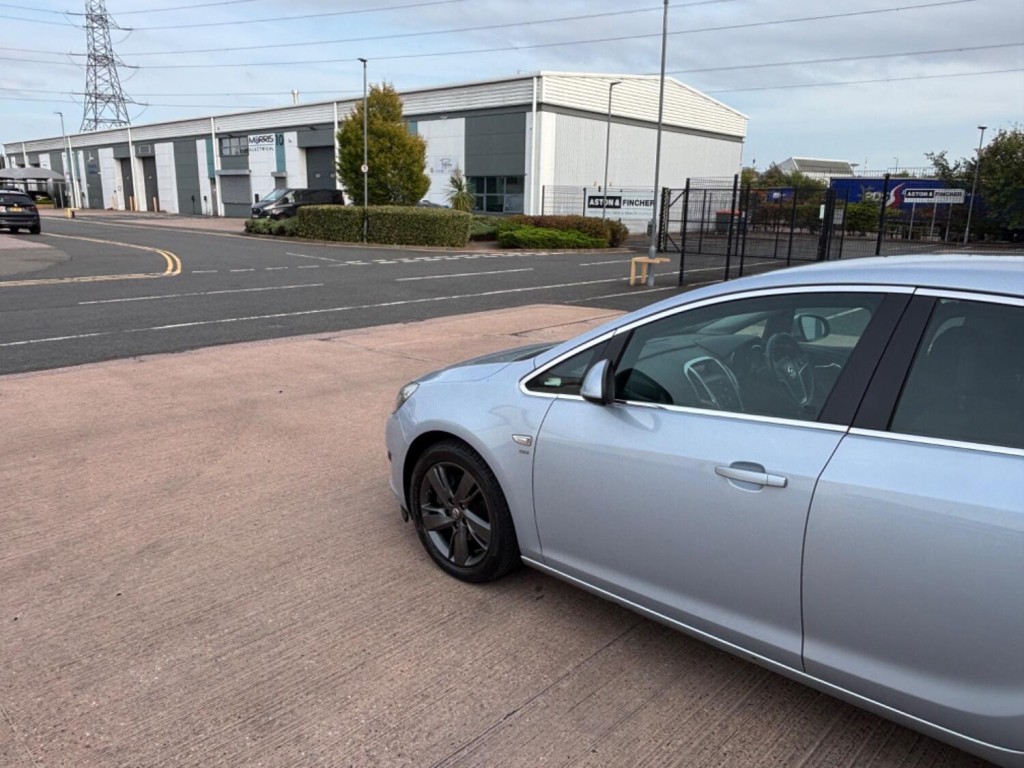 VAUXHALL ASTRA