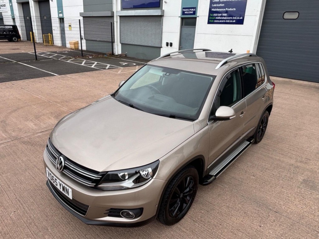 VOLKSWAGEN TIGUAN