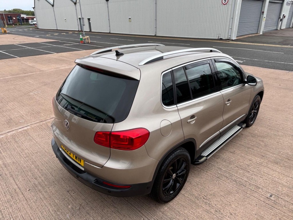 View VOLKSWAGEN TIGUAN 2.0 TDI BlueMotion Tech Match