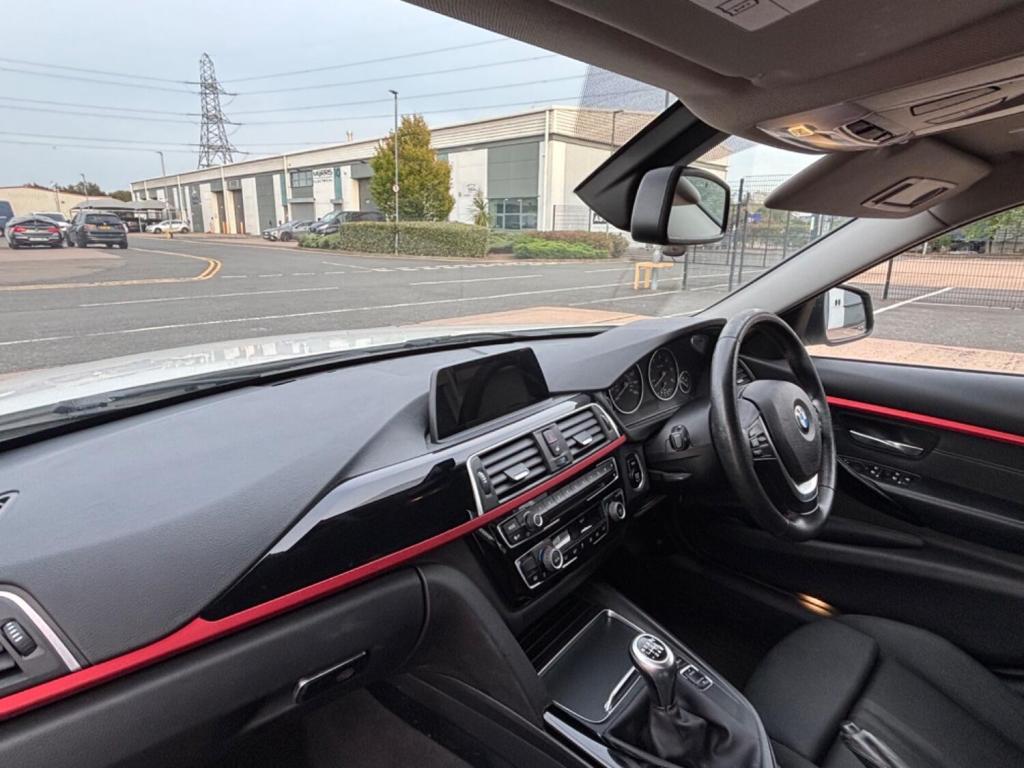 BMW 3 SERIES