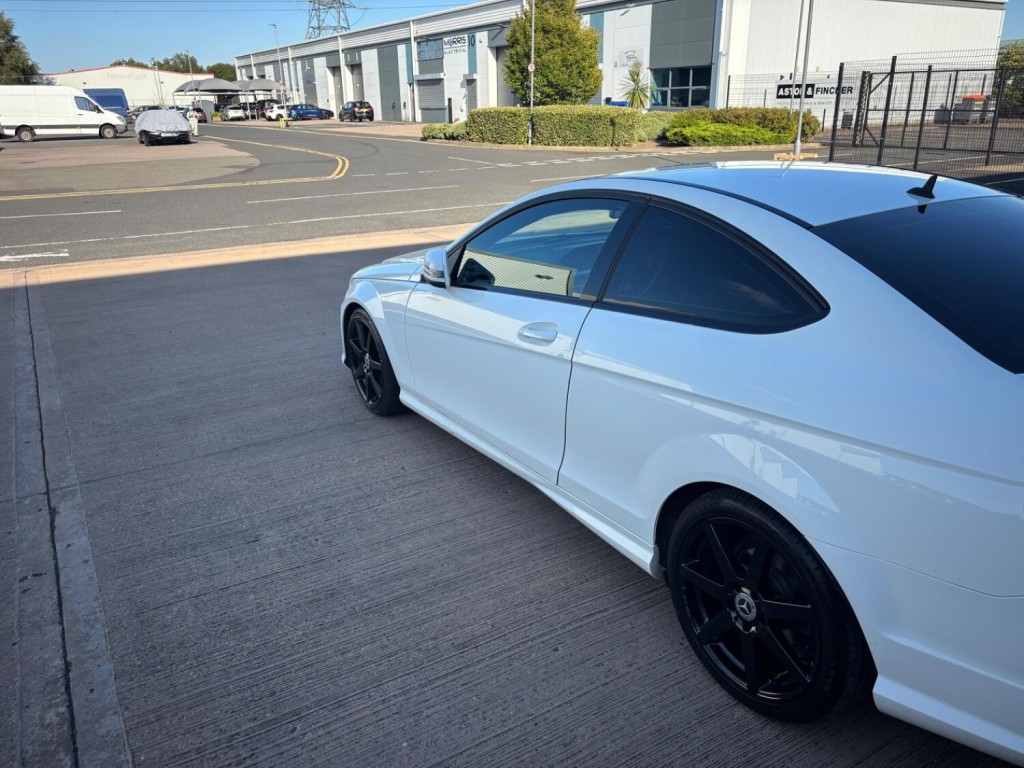 View MERCEDES-BENZ C CLASS 2.1 C220 CDI AMG Sport Edition