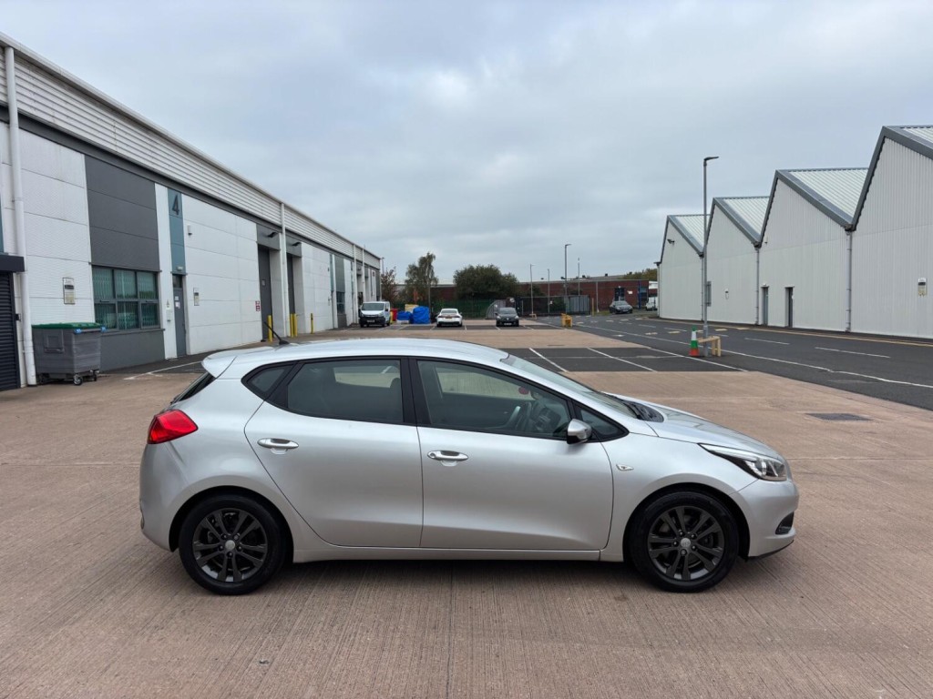 View KIA CEED 1.4 VR7