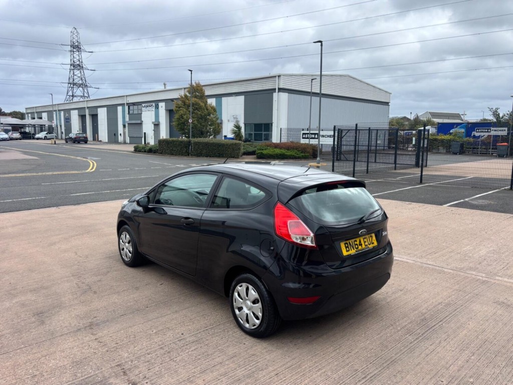 View FORD FIESTA 1.3 Studio