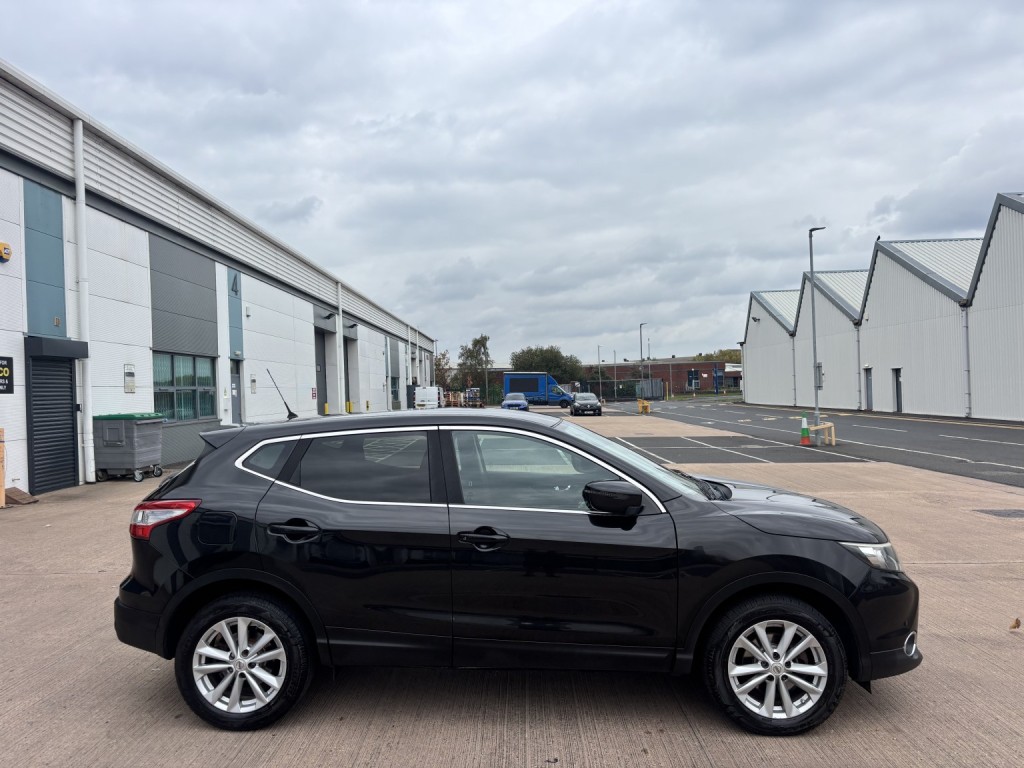 View NISSAN QASHQAI 1.5 dCi Acenta