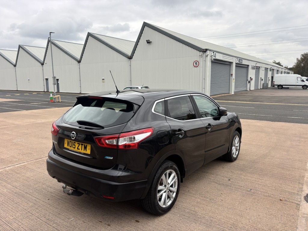 View NISSAN QASHQAI 1.5 dCi Acenta