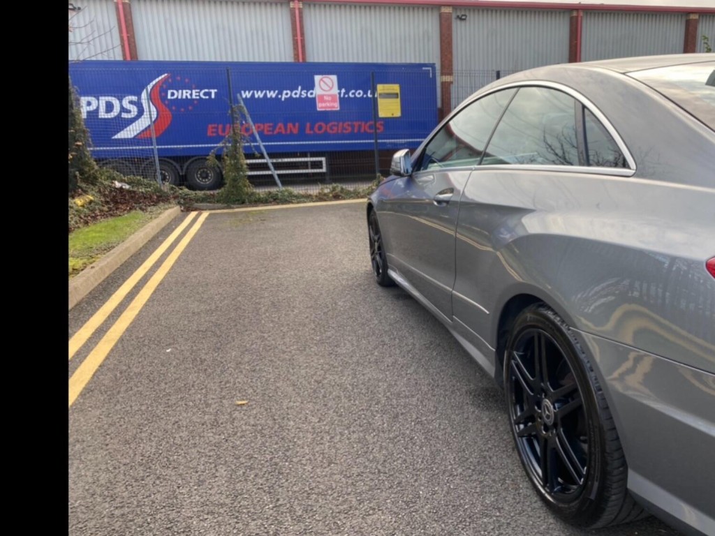 View MERCEDES-BENZ E CLASS 2.1 E250 CDI BlueEfficiency Sport