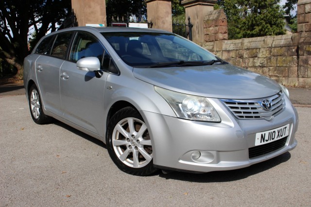 TOYOTA AVENSIS 2.2 D-CAT TR