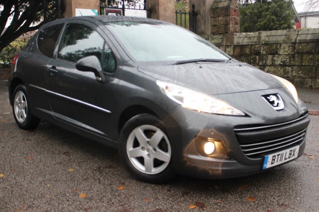 PEUGEOT 207 1.4 VTi Sport