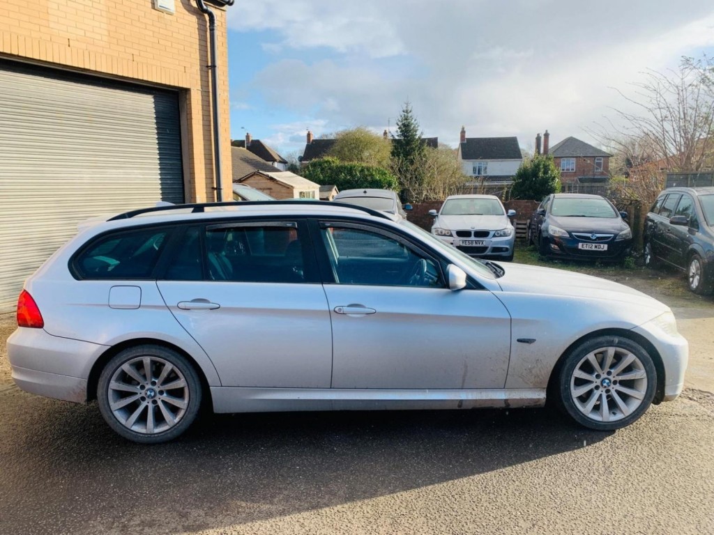 View BMW 3 SERIES 2.0 320i SE Touring Steptronic Euro 4 5dr