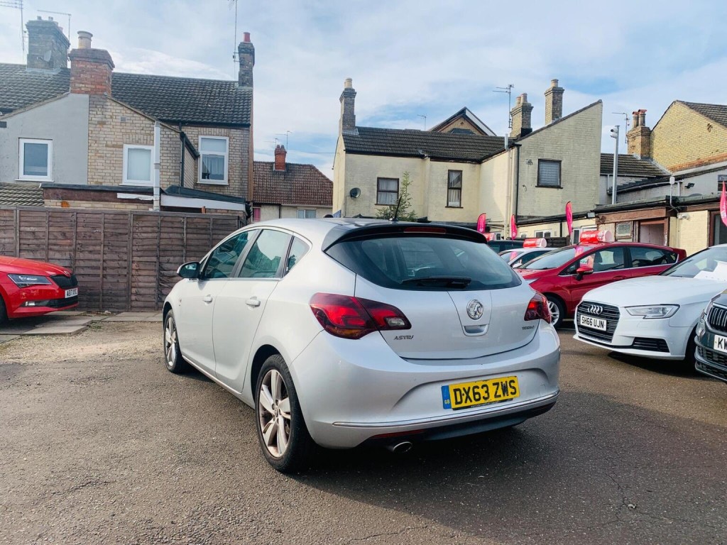 VAUXHALL ASTRA