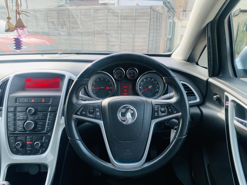 VAUXHALL ASTRA