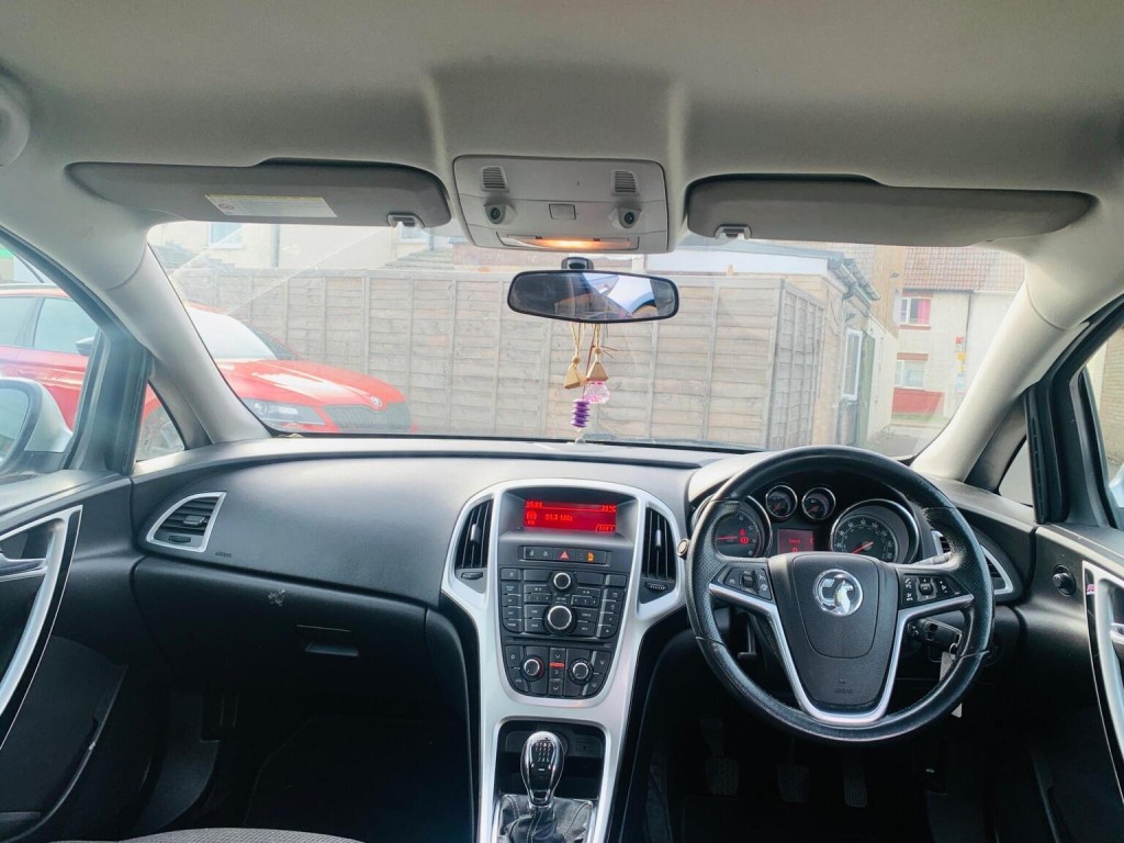 VAUXHALL ASTRA