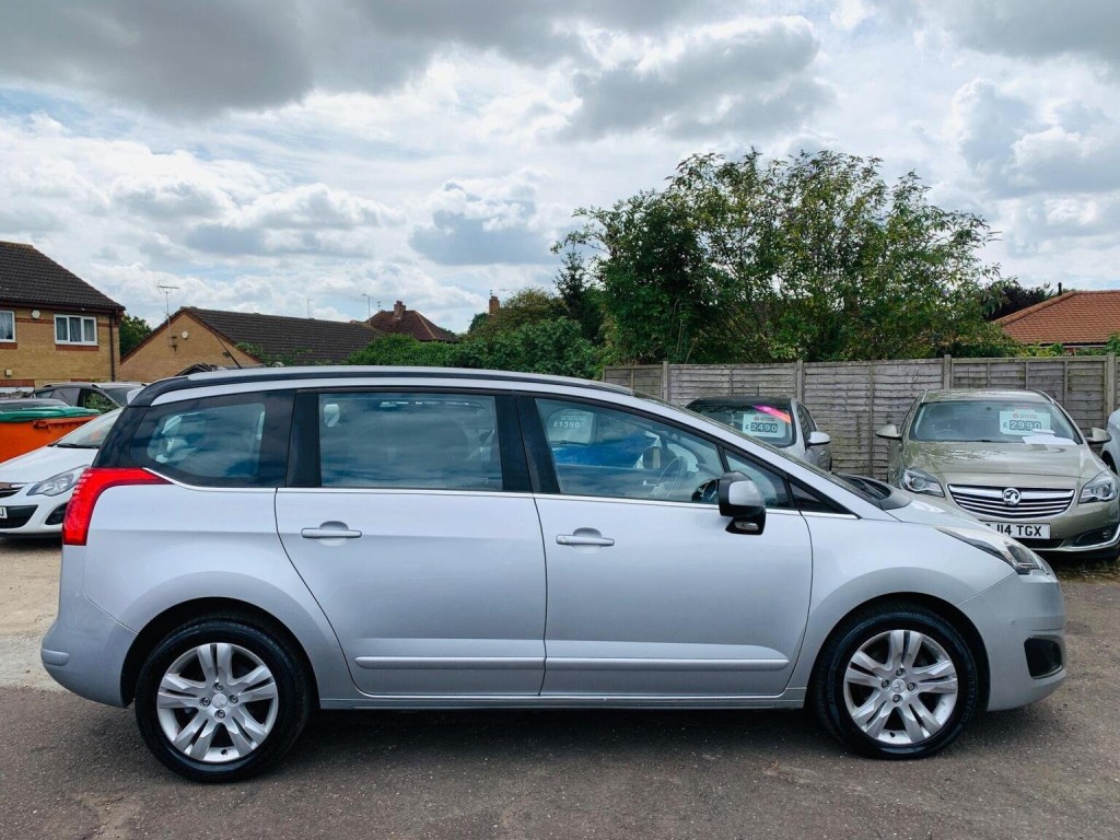 View PEUGEOT 5008 1.6 HDi Active Euro 5 5dr